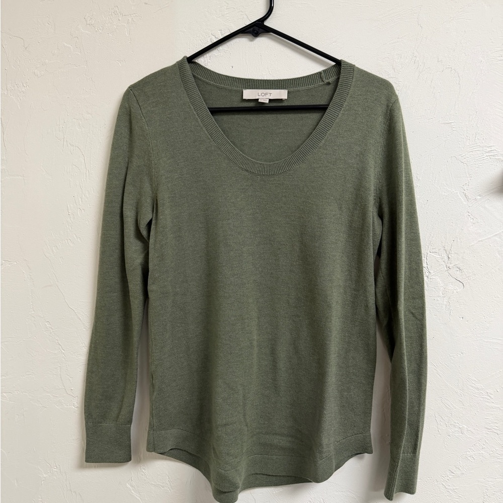 LOFT Olive Scoop Neck Long Sleeve Knit Top